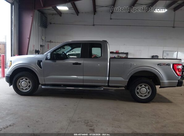 1FTEX1EB9MFB38477 2021 FORD F150 Silver Widok wnętrza 360 stopni