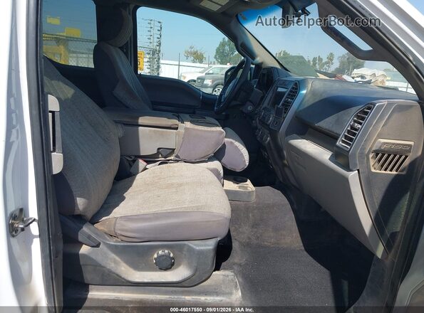1FTEX1EP6JKE60122 2018 FORD F150 White Front interior view