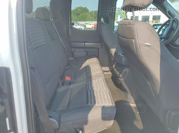 1FTEX1EP8PKF44242 2023 FORD F150 White Widok tylnych siedzeń