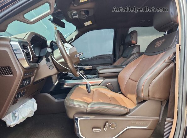 1FTFW1E53NFC04962 2022 FORD F150 Black Widok wnętrza z przodu