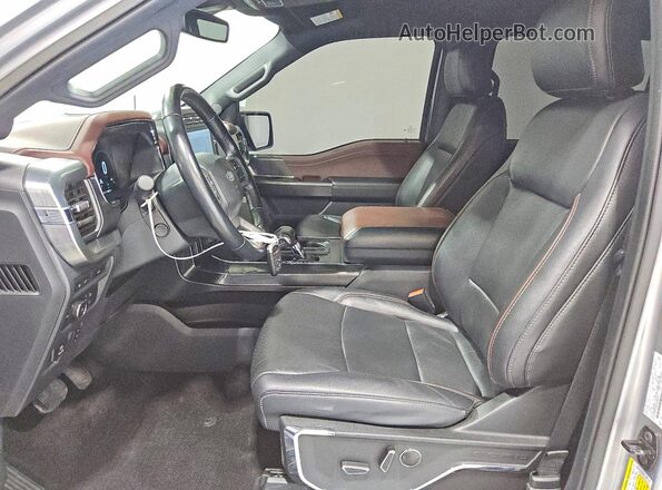 1FTFW1E88NFA06470 2022 FORD F150 Silver Widok wnętrza z przodu