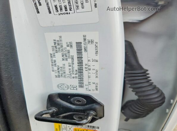 1FTFW1EF1GFA32832 2016 FORD F150 White Вид підкапотного простору