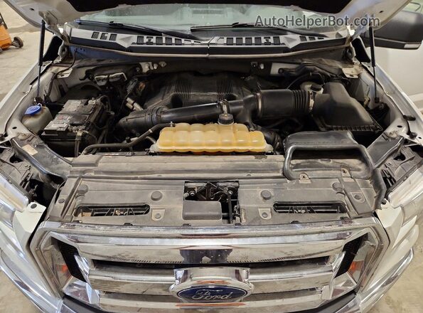 1FTFW1EG1HFC06182 2017 FORD F150 White Vista interior trasera