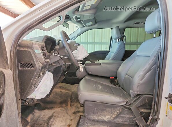 1FTFW1L59RKE35705 2024 FORD F150 White Widok wnętrza z przodu