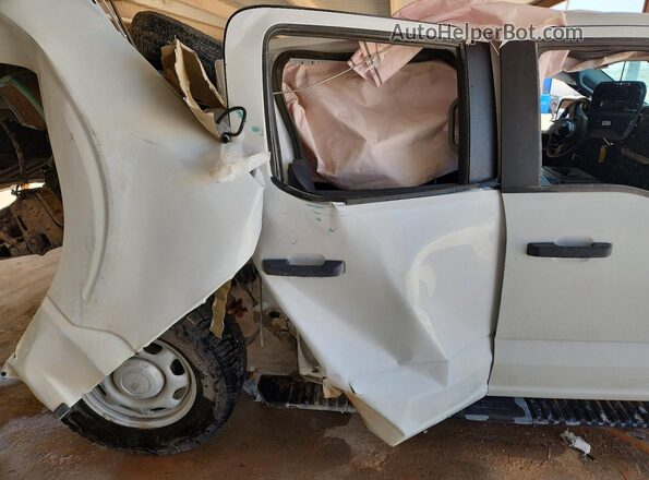1FTFW1L8XTKD92865 2026 FORD F150 White Vista de los asientos traseros