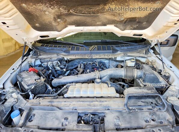 1FTFW3L88RFA03945 2024 FORD F150 Gray Vista interior trasera