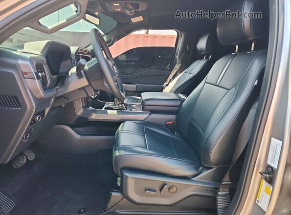 1FTFW3LDXSFB20087 2025 FORD F150 Silver Front interior view