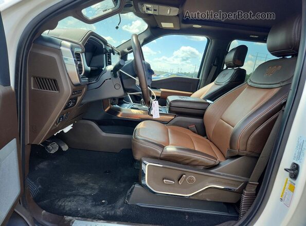 1FTFW6L87RFB89950 2024 FORD F150 Белый Вид салона спереди