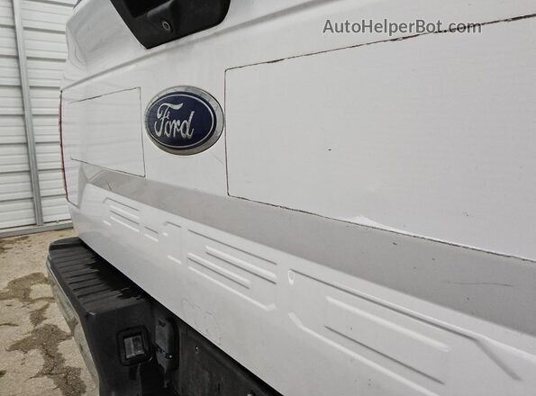 1FTMF1C57KKD59933 2019 FORD F150 White 