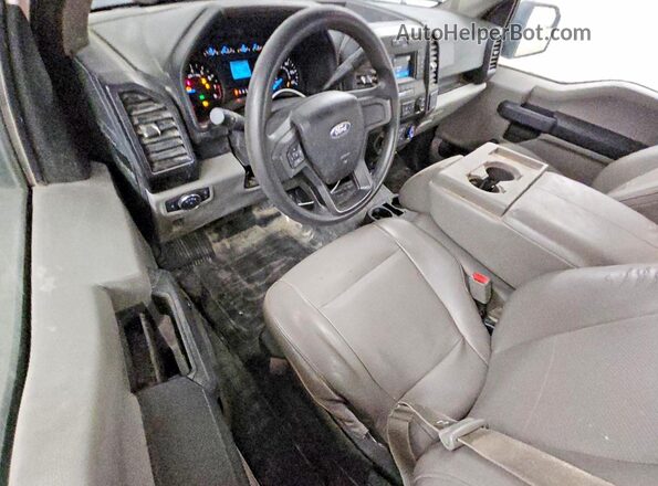 1FTMF1C89HKD44269 2017 FORD F150 Белый Вид панели приборов