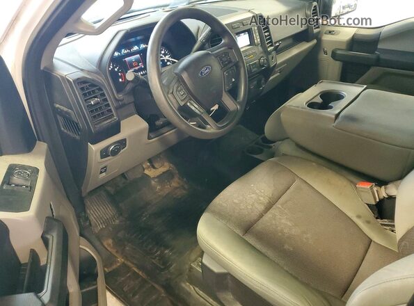 1FTMF1CB2JKC34245 2018 FORD F150 White Вид панелі приладів