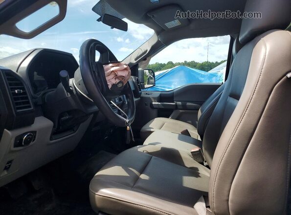 1FTMF1CB3JKC30480 2018 FORD F150 White Widok wnętrza z przodu