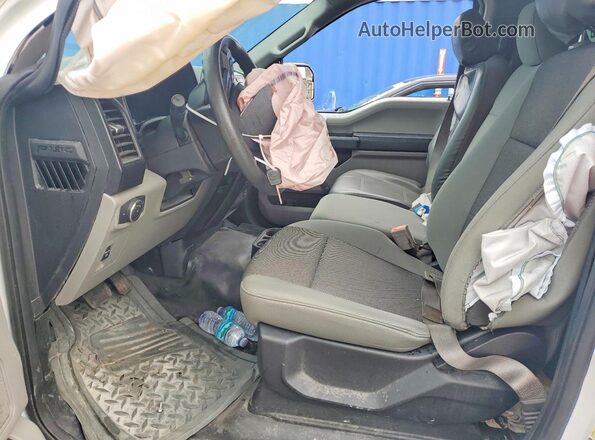 1FTMF1CB9JKF64058 2018 FORD F150 White Вид салону спереду