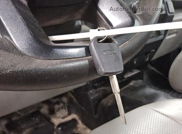1FTMF1CB9KKD57235 2019 FORD F150 White 