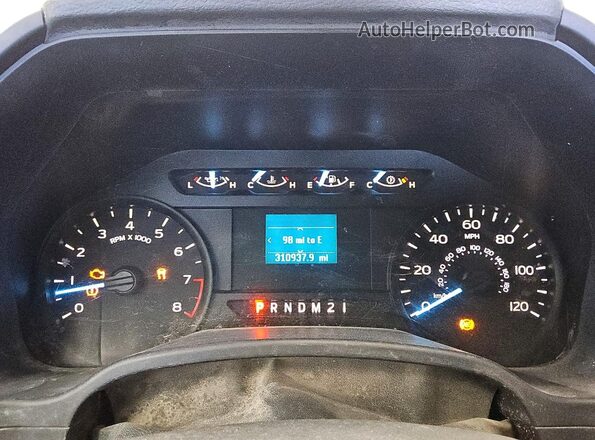 1FTMF1CB9KKD57235 2019 FORD F150 White Vista del cuadro de instrumentos