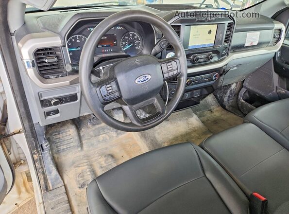 1FTMF1CB9MKD91288 2021 FORD F150 White Вид панелі приладів