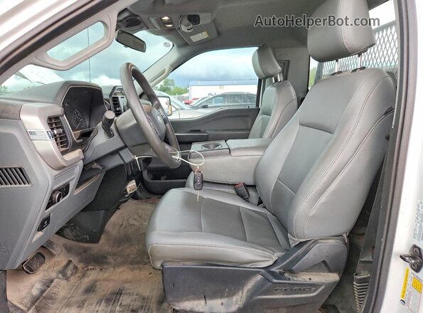 1FTMF1CBXPKD95970 2023 FORD F150 White Вид салону спереду