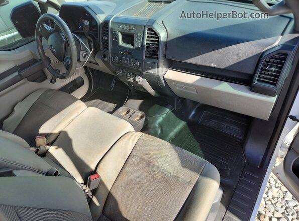 1FTMF1CP5JKD23366 2018 FORD F150 White წინა პანელის ხედი