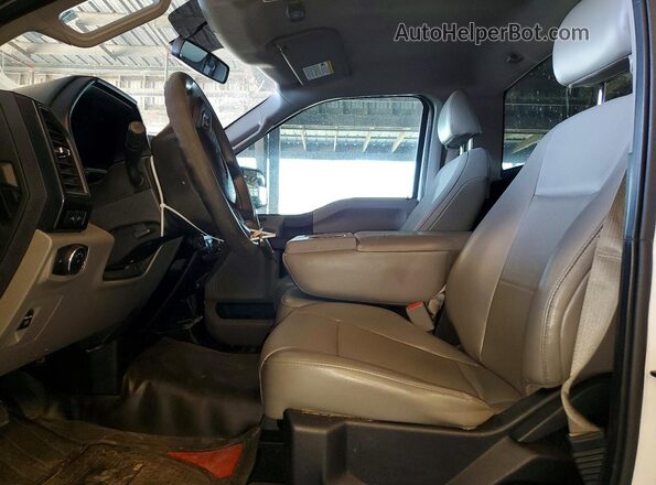 1FTMF1CPXGKD57151 2016 FORD F150 White Widok wnętrza z przodu