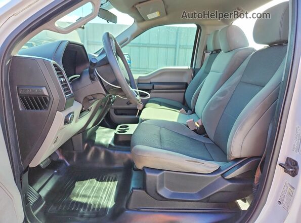 1FTMF1CPXJKD23377 2018 FORD F150 White Widok wnętrza z przodu