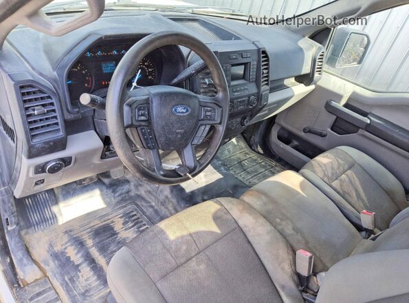 1FTMF1EB9JKC85772 2018 FORD F150 White Widok deski rozdzielczej