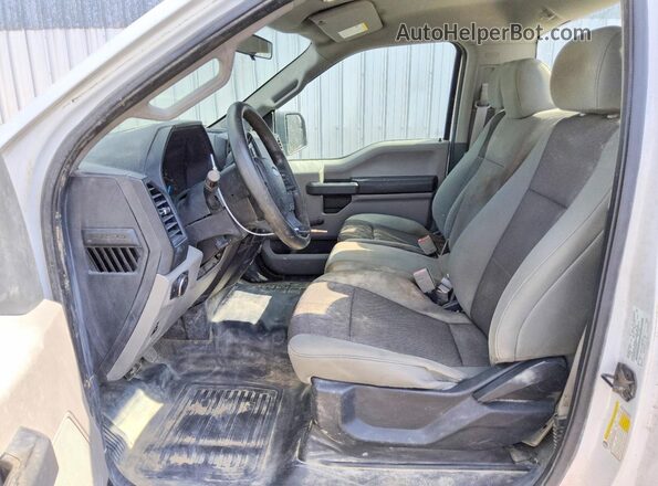 1FTMF1EB9JKC85772 2018 FORD F150 White Widok wnętrza z przodu