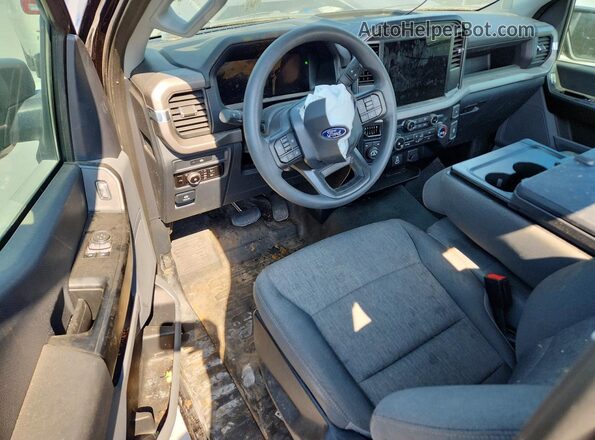 1FTMF1L55SKE92979 2025 FORD F150 Black Widok deski rozdzielczej