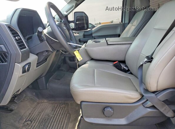 1FTRF3A67NEF98091 2022 FORD F350 Белый Вид салона спереди