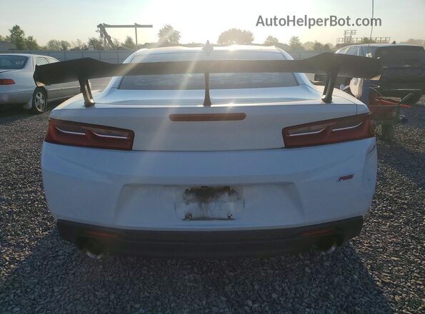 1G1FD1RS5G0142906 2016 CHEVROLET CAMARO White Widok wnętrza z przodu