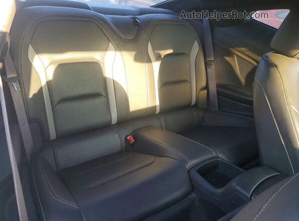 1G1FD1RS5G0142906 2016 CHEVROLET CAMARO White Widok wnętrza z tyłu