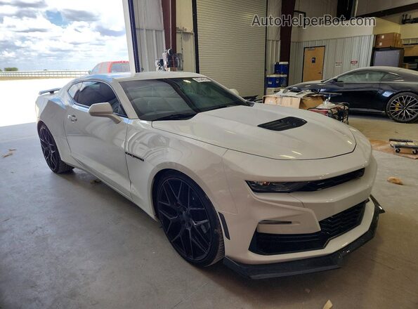 1G1FE1R75L0133450 2020 CHEVROLET CAMARO White Передня права чверть