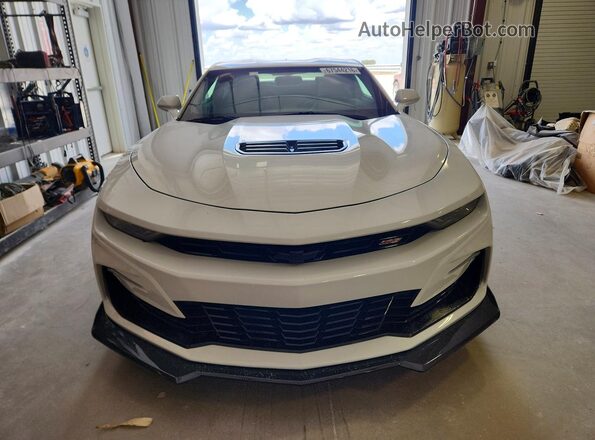 1G1FE1R75L0133450 2020 CHEVROLET CAMARO White Вид спереду