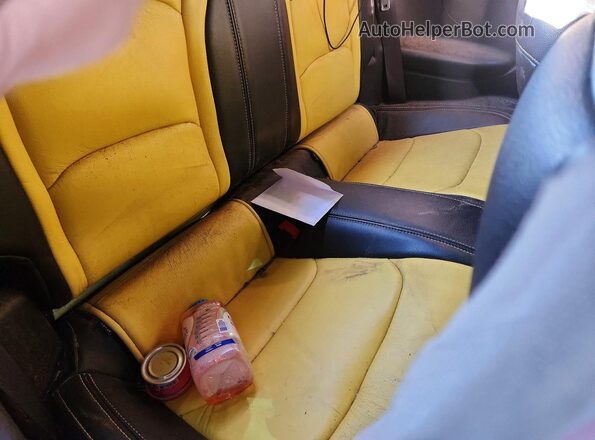 1G1FF1R75H0187349 2017 CHEVROLET CAMARO Yellow Vista de los asientos traseros