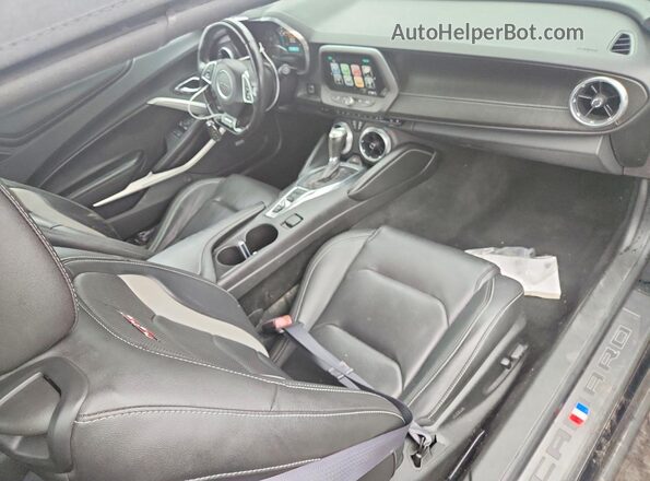 1G1FH3D73H0122853 2017 CHEVROLET CAMARO Black Widok deski rozdzielczej