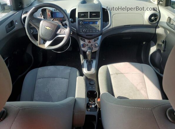 1G1JA5SH8G4153531 2016 CHEVROLET SONIC Silver Vista del salpicadero