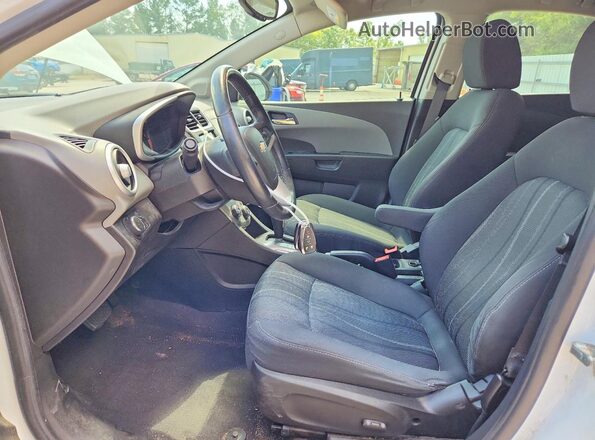 1G1JD5SH1J4119736 2018 CHEVROLET SONIC White Widok wnętrza z przodu