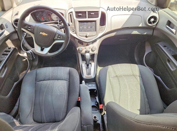 1G1JD5SH1J4119736 2018 CHEVROLET SONIC White Widok deski rozdzielczej