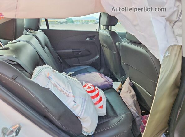 1G1JF5SB6J4132018 2018 CHEVROLET SONIC White Rear seats view