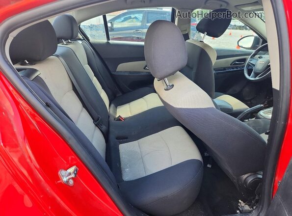 1G1PC5SH7G7196664 2016 CHEVROLET CRUZE Red Vista de los asientos traseros