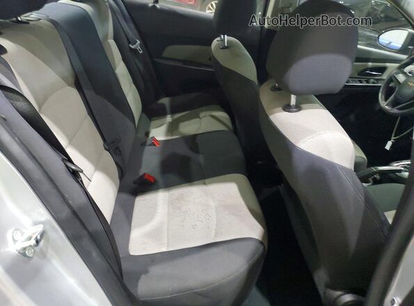 1G1PC5SHXG7169927 2016 CHEVROLET CRUZE Silver უკანა სავარძლების ხედი