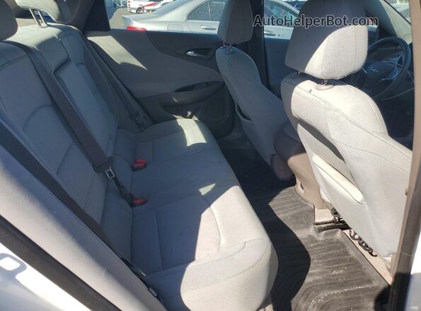 1G1ZC5STXJF101167 2018 CHEVROLET MALIBU White Widok tylnych siedzeń
