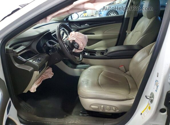 1G4ZP5SS8HU198499 2017 BUICK LACROSSE Белый Вид салона спереди