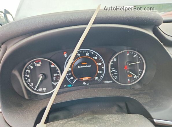 1G4ZS5SS2JU106596 2018 BUICK LACROSSE Silver Սարքավորումների վահանակի տեսք