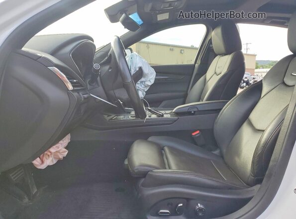 1G6DU5RK1P0118093 2023 CADILLAC CT5 White Вид салону спереду