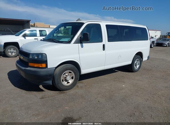 1GAWGEFG1J1282287 2018 CHEVROLET EXPRESS Белый Передняя левая четверть