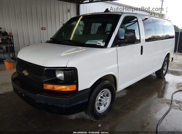 1GAWGEFG3G1252183 2016 CHEVROLET EXPRESS White Przód lewy