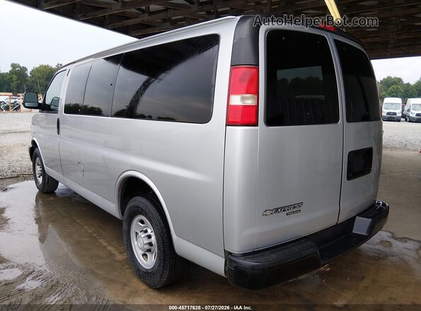 1GAWGEFG5G1247146 2016 CHEVROLET EXPRESS Silver Trasero izquierdo