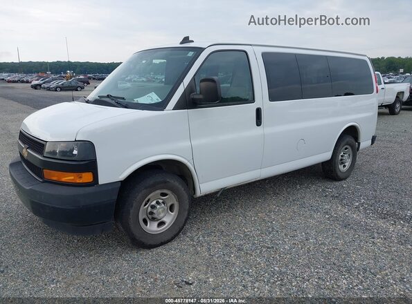 1GAWGEFPXL1233611 2020 CHEVROLET EXPRESS Белый Передняя левая четверть