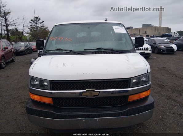 1GAWGFFG9G1325904 2016 CHEVROLET EXPRESS Белый Вид спереди
