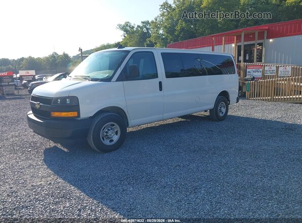 1GAZGNFP3P1117038 2023 CHEVROLET EXPRESS White Vista tres cuartos delantera izquierda